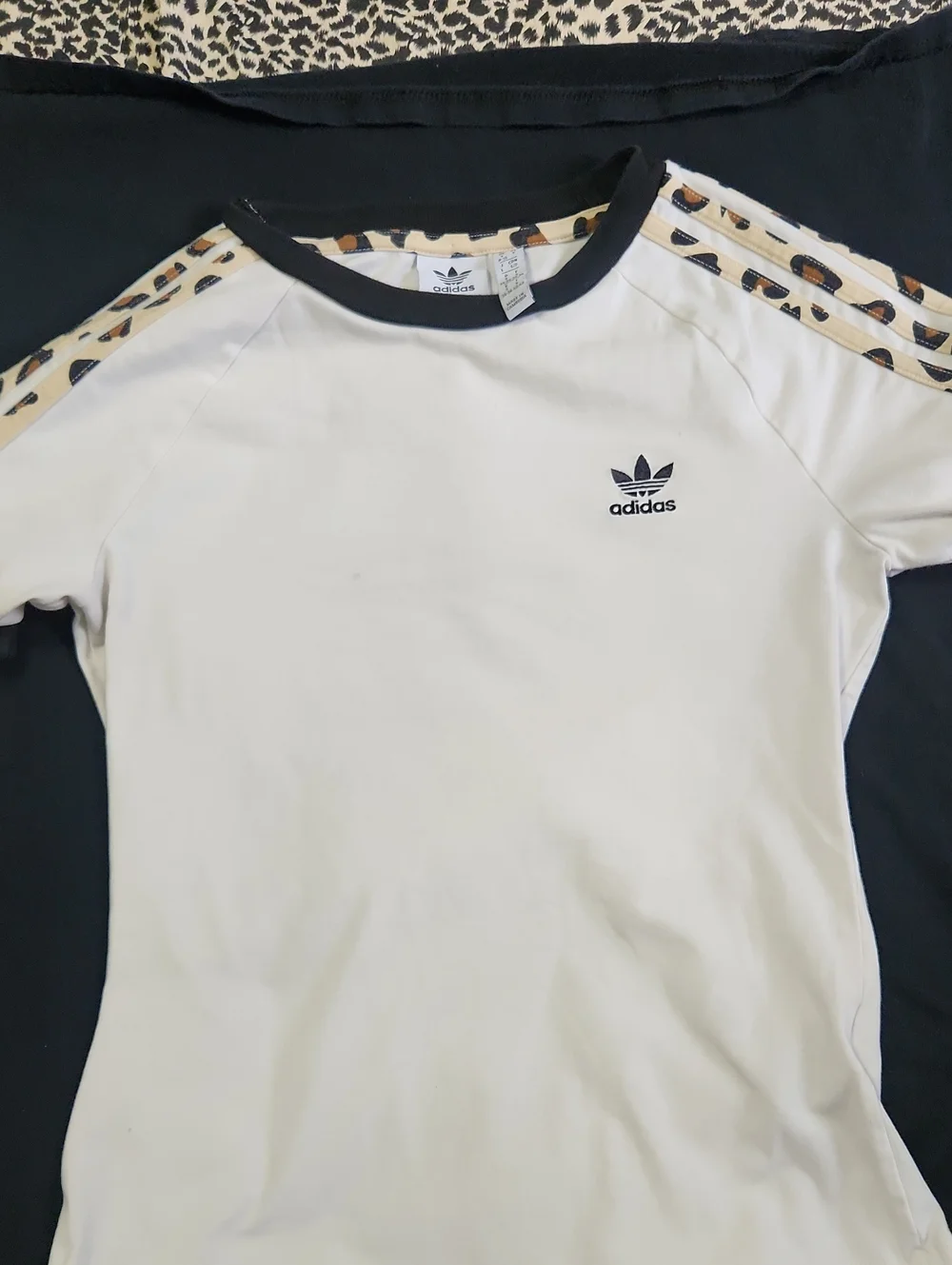 adidas White Short Sleeve Tee with Leopard Shoulder Stripes. Girl's Lg
